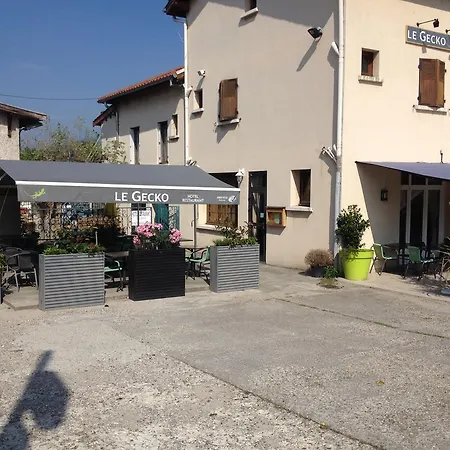 Le Gecko فندق Saint-Clair-du-Rhone