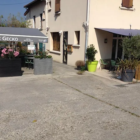 فندق Le Gecko Saint-Clair-du-Rhone